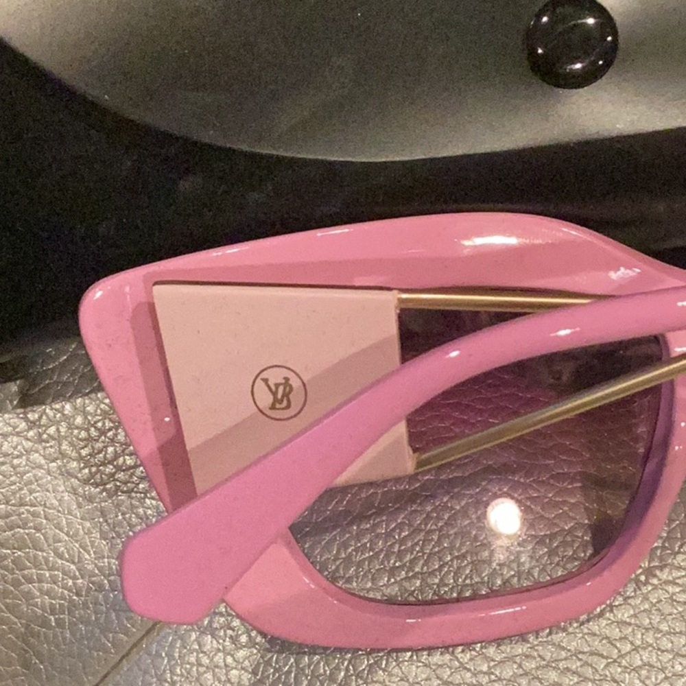 100 Classic Pink Square Sunglasses New - Picture 3 of 9
